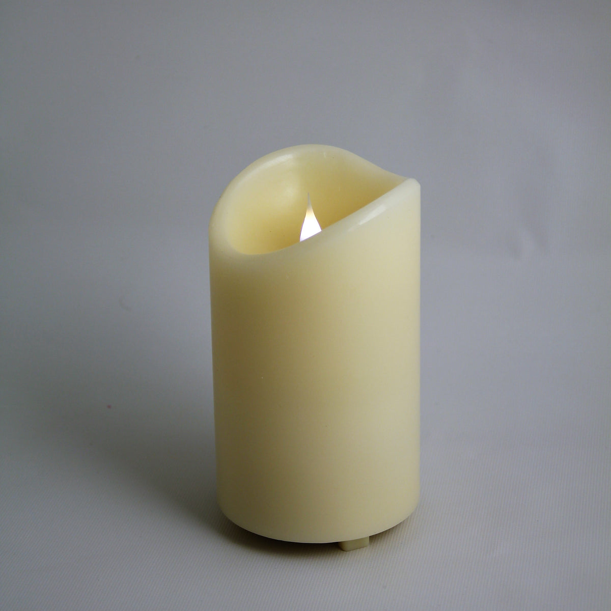 3.5" x 6.5" Ivory Wax Bluetooth Candle with 3D Moving Flame